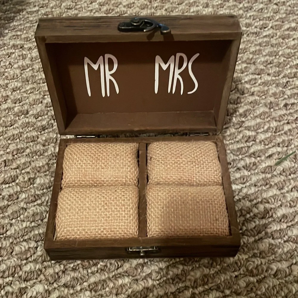 Ring box - Picture 2 of 2